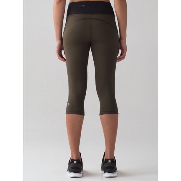 Lululemon Smooth Stride Crop 17” Dark Olive Black Full On Luxtreme Size 4 - Picture 5 of 9